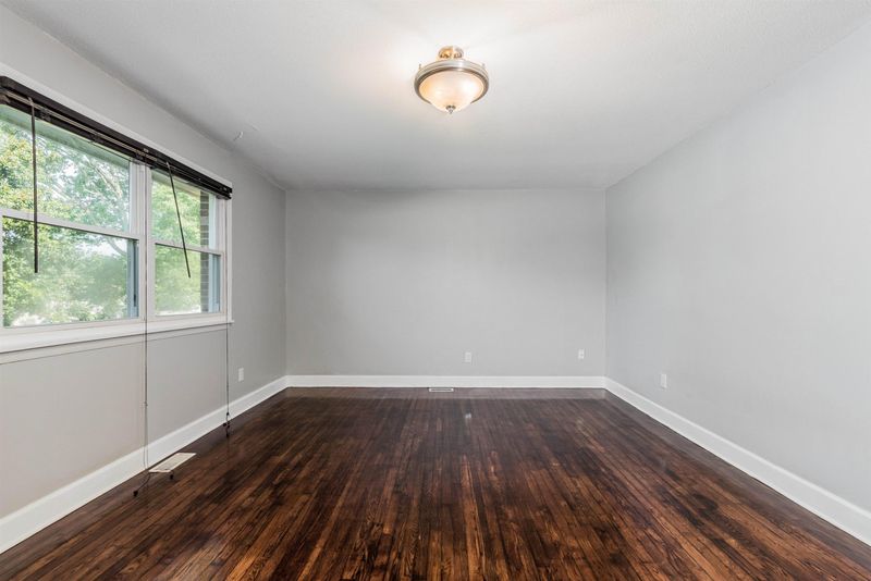 1925 Waters Dr, Raleigh, NC 27610