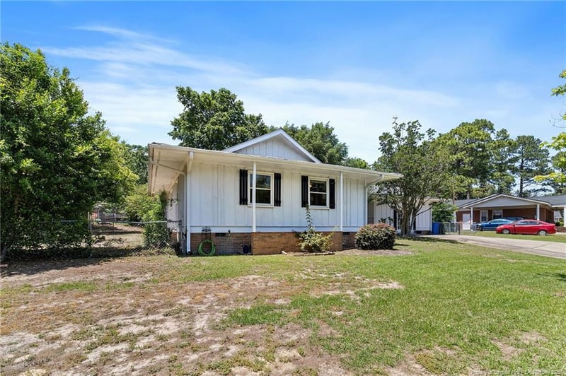 1926 Martindale Dr, Fayetteville, NC 28304