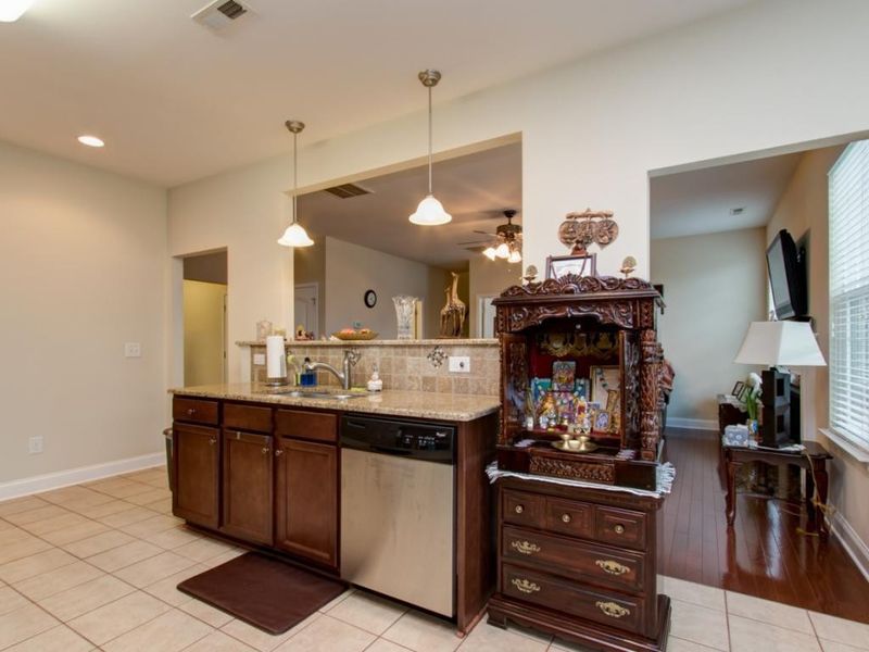 1927 Sinclair Tc, Burlington, NC 27215