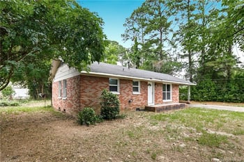 1928 Crestview Dr, Fayetteville, NC 28304