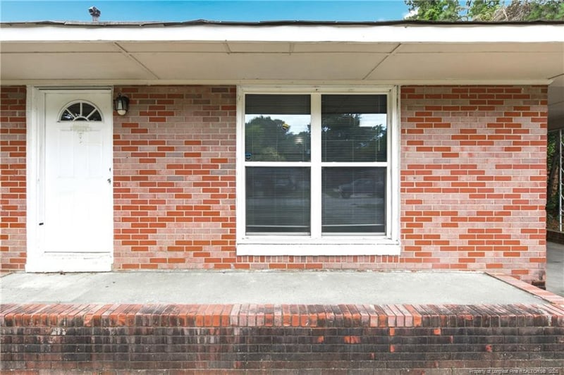 1928 Crestview Dr, Fayetteville, NC 28304