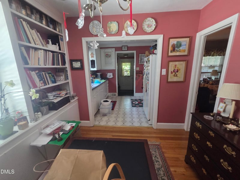 1928 Fairfield Dr, Raleigh, NC 27608