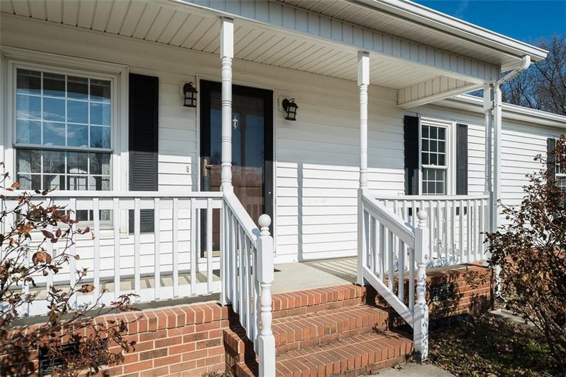 1929 Dorsett St, Burlington, NC 27215