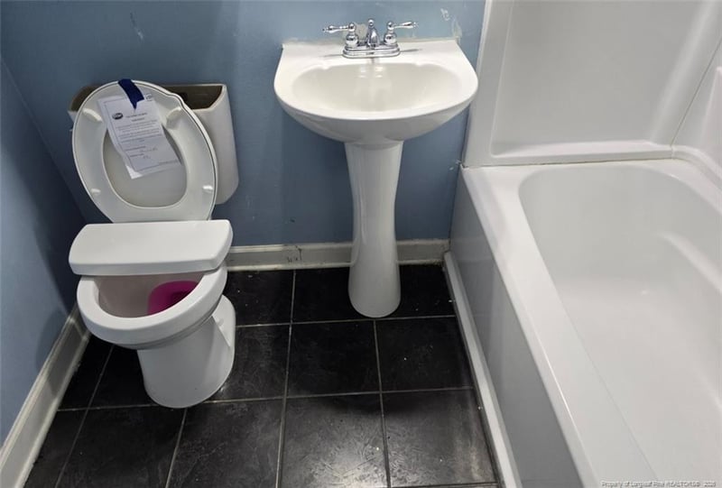 1929 Mcgougan Rd, Fayetteville, NC 28303