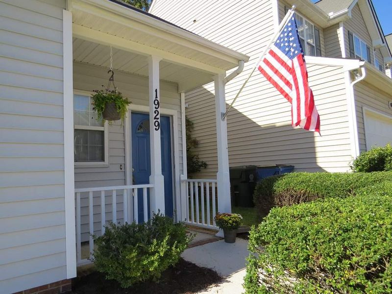 1929 Shadow Glen Dr, Raleigh, NC 27604