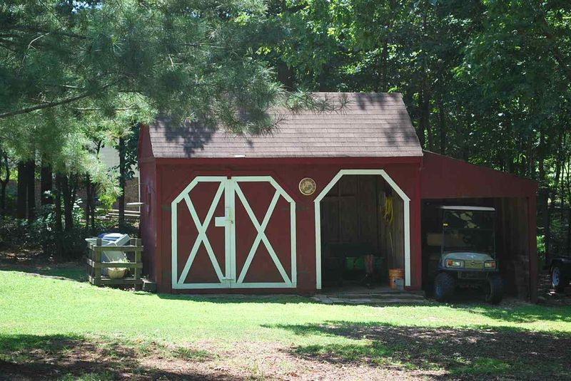 1929 Shotwell Rd, Clayton, NC 27520
