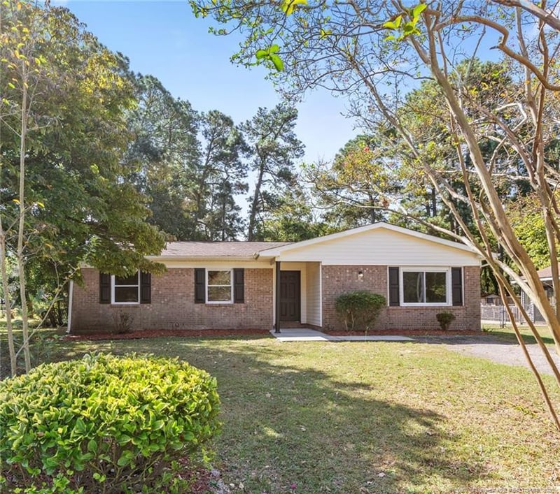 1930 Alder Rd, Fayetteville, NC 28304