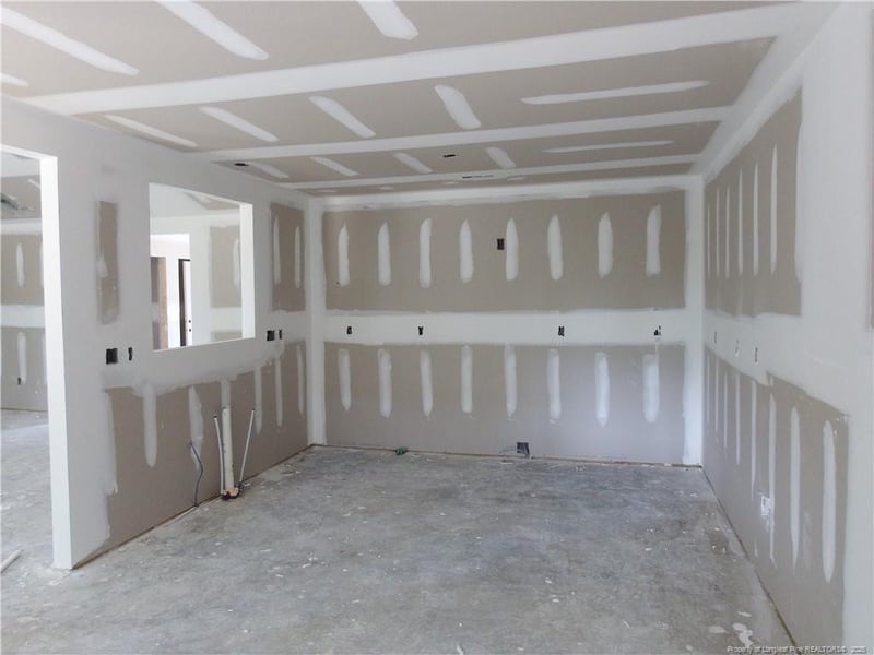 1930 Bulldog Ln, Hope Mills, NC 28348