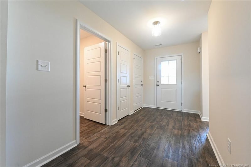 1930 Bulldog Ln, Hope Mills, NC 28348