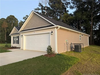 1930 Bulldog Ln, Hope Mills, NC 28348