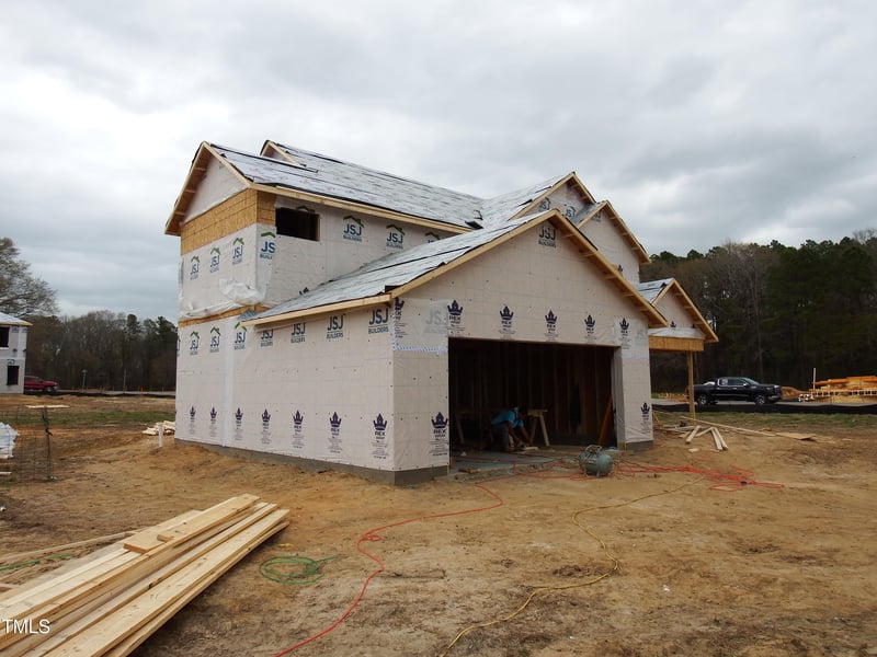 1931 Bulldog Ln, Hope Mills, NC 28348