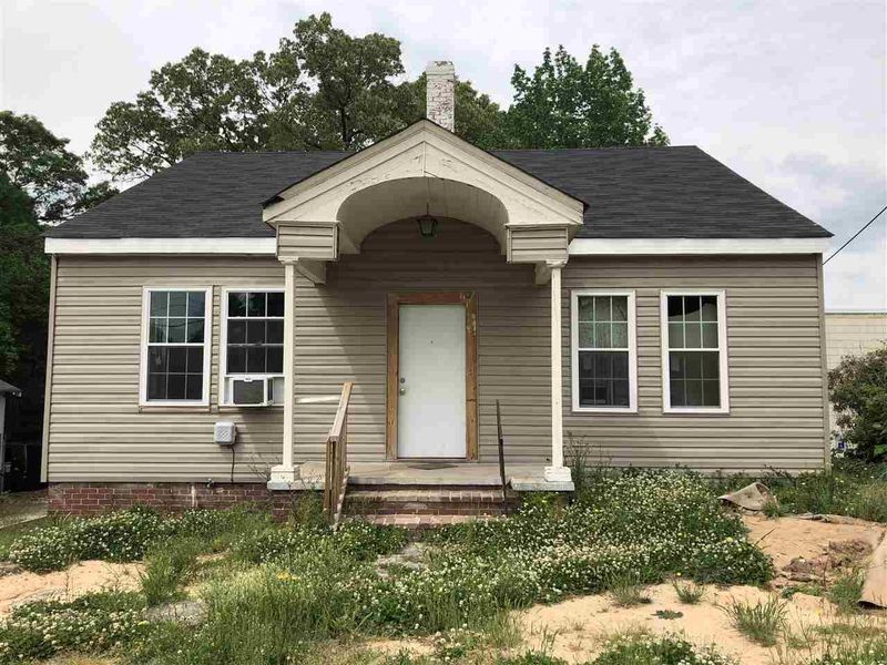 1931 Holloway St, Durham, NC 27703