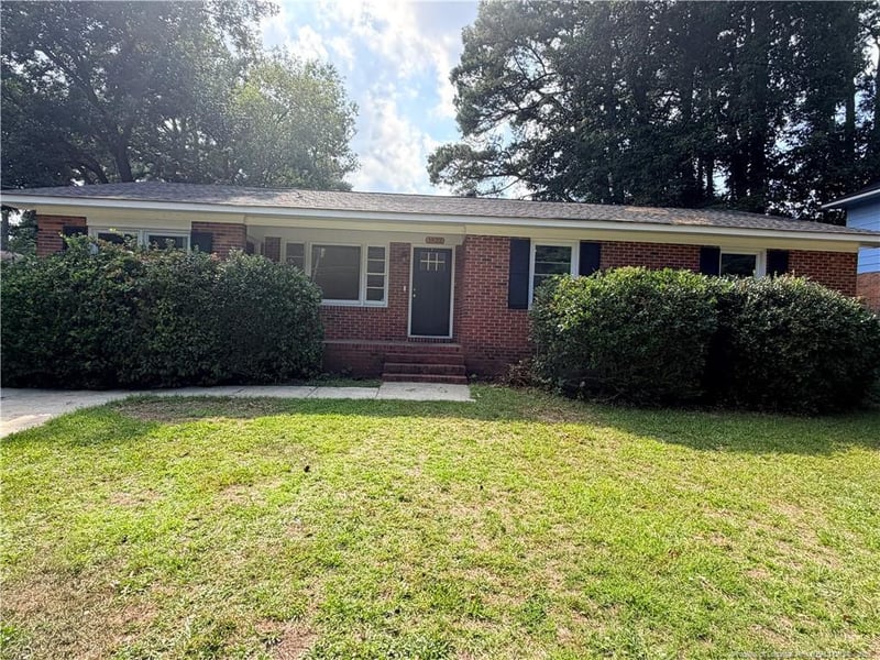 1932 Ashton Rd, Fayetteville, NC 28304