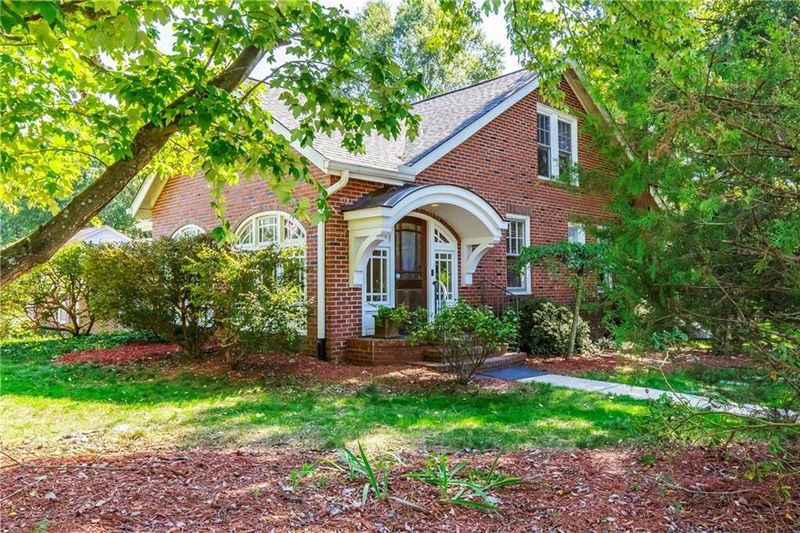 1932 W Front St, Burlington, NC 27215