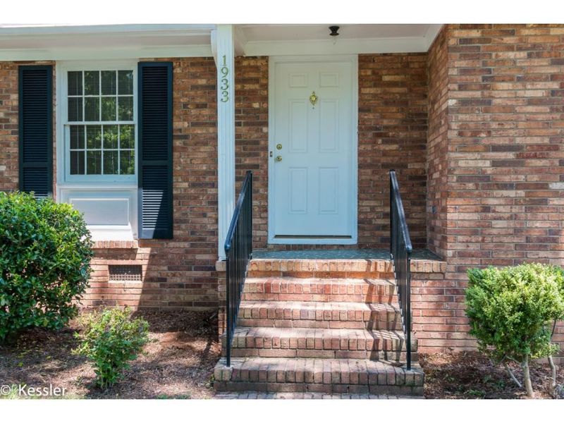 1933 Arbor Dr, Burlington, NC 27215