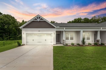 1933 Bluffside Dr, Fayetteville, NC 28312