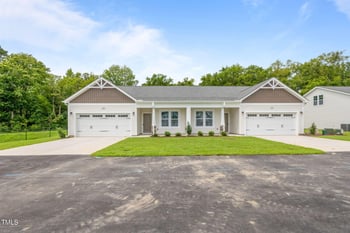 1933 Bluffside Dr, Fayetteville, NC 28312