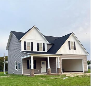 1934 Sunshine Ct, Hope Mills, NC 28348