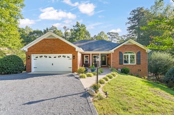 1935 Wedgewood Dr, Sanford, NC 27332