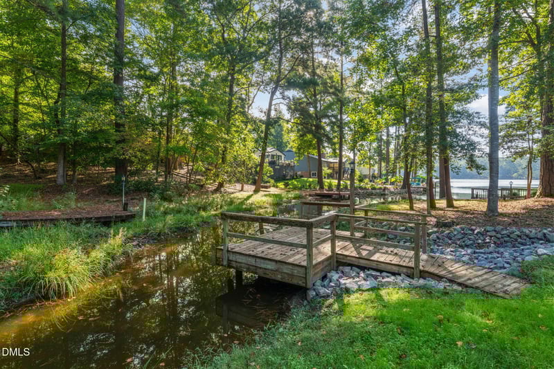 1935 Wedgewood Dr, Sanford, NC 27332