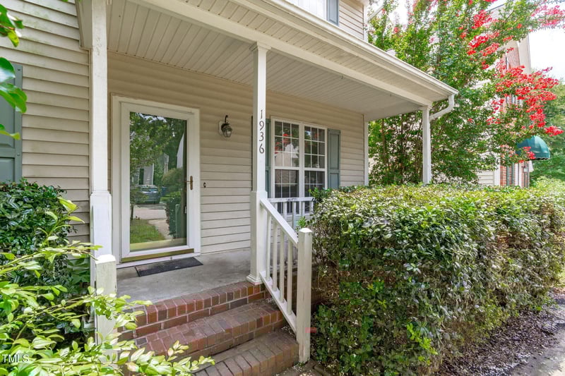 1936 Crag Burn Ln, Raleigh, NC 27604