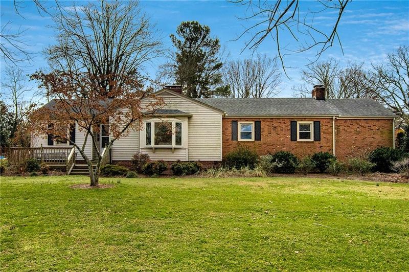 1936 Edgewood Ave, Burlington, NC 27215