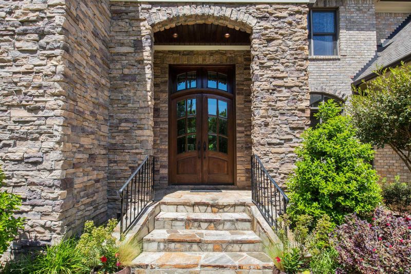 1936 Olde Mill Forest Dr, Raleigh, NC 27606