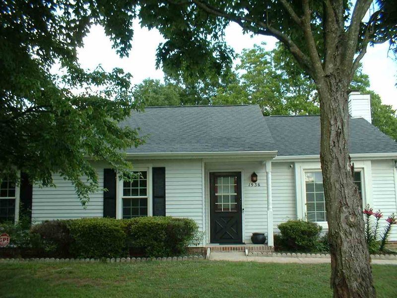1936 Riverknoll Dr, Raleigh, NC 27610