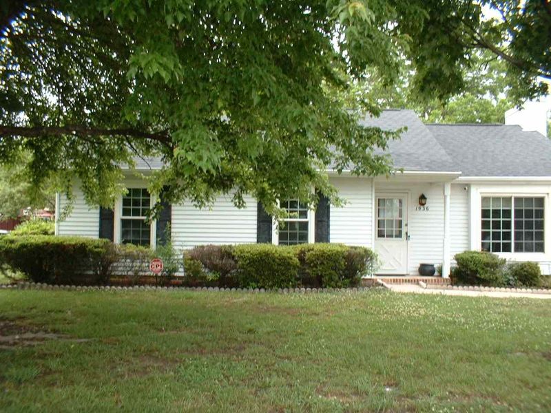 1936 Riverknoll Dr, Raleigh, NC 27610