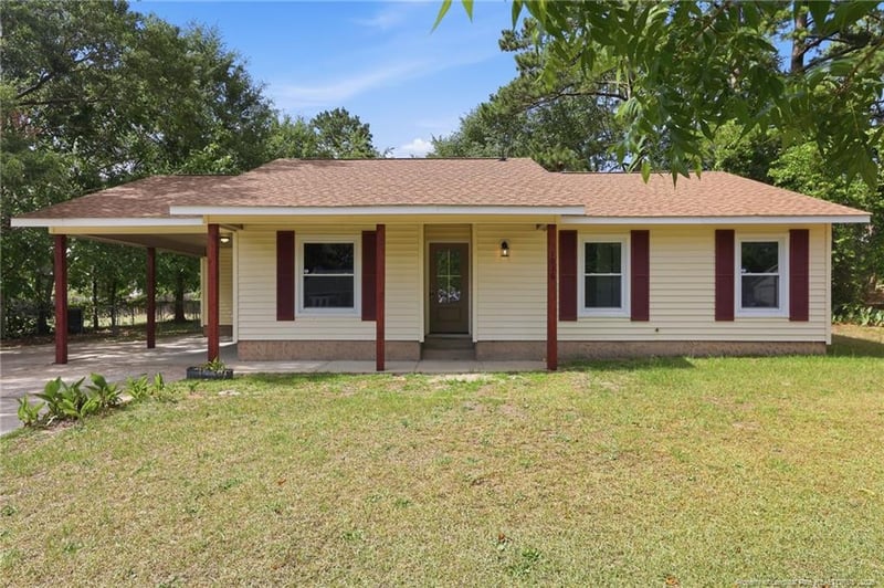 1936 Wordsworth Dr, Fayetteville, NC 28304