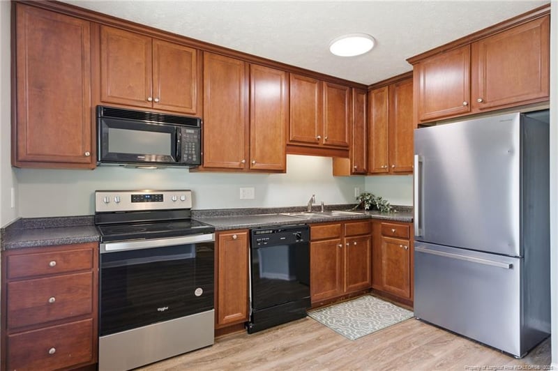 1936 Wordsworth Dr, Fayetteville, NC 28304