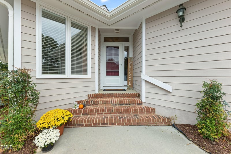 1937 Castle Pines Dr, Raleigh, NC 27604