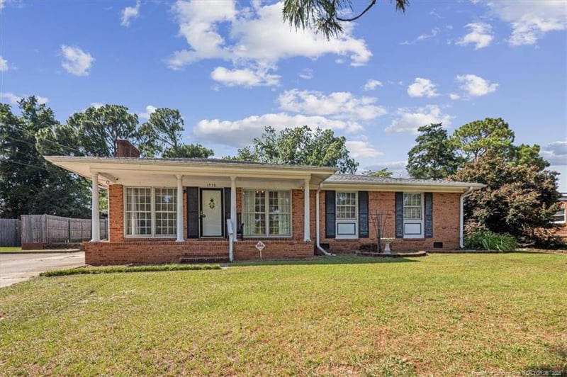1938 Martindale Dr, Fayetteville, NC 28304