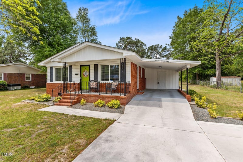 1938 Paladin St, Fayetteville, NC 28304