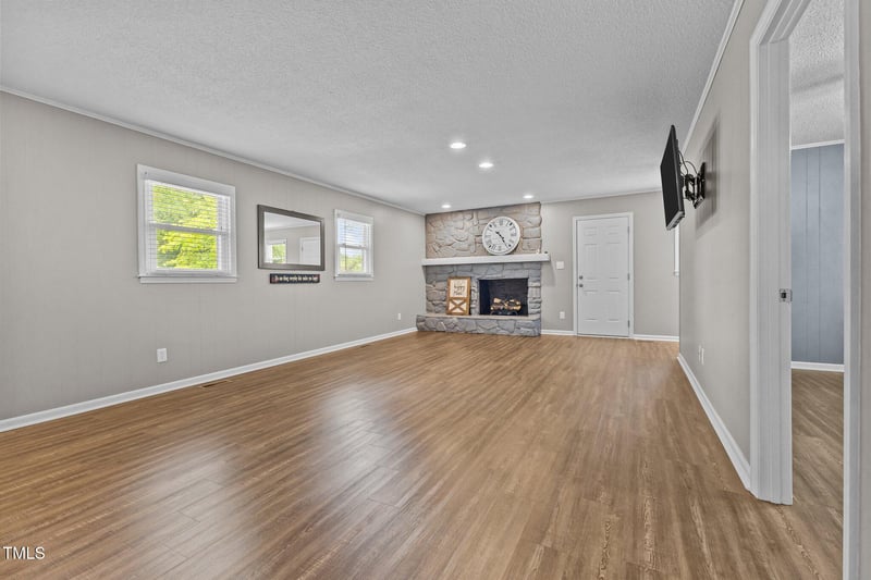 1938 Paladin St, Fayetteville, NC 28304
