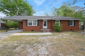 1939 Crestview Dr, Fayetteville, NC 28304