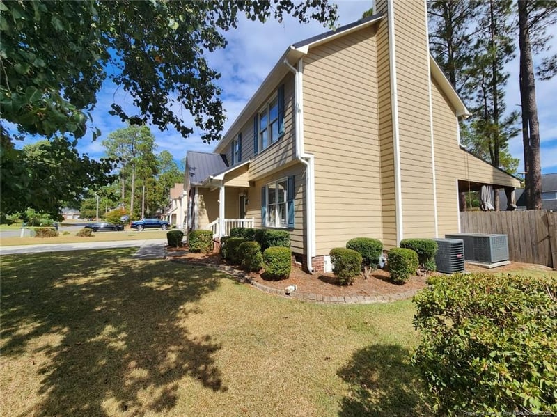 1939 Fairforest Dr, Fayetteville, NC 28304