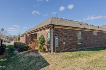 194 Dunvegan Ln, Burlington, NC 27215