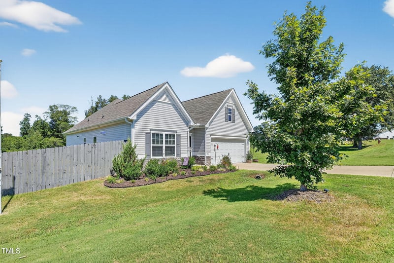 194 Fenella Dr, Four Oaks, NC 27524