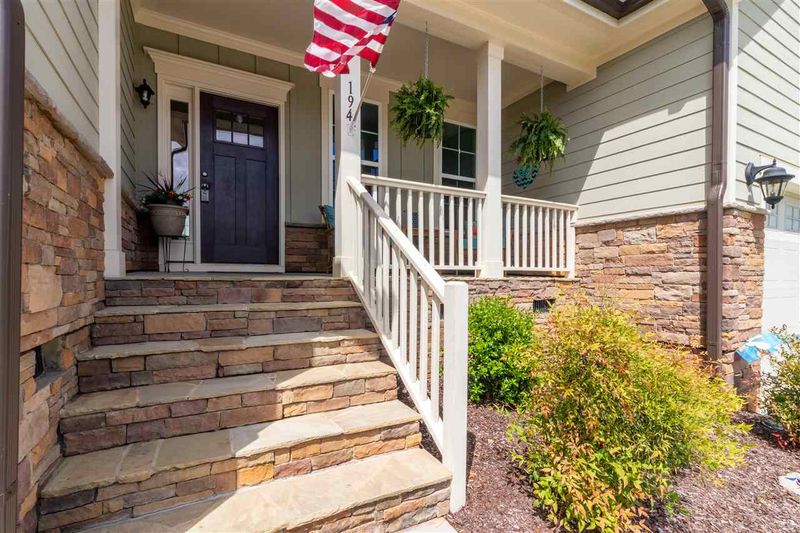 194 Meadowmist Dr, Garner, NC 27529