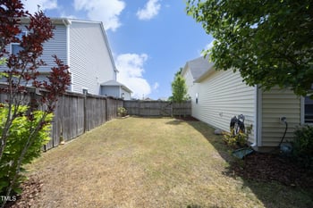 1940 Dunfield Dr, Fuquay Varina, NC 27526