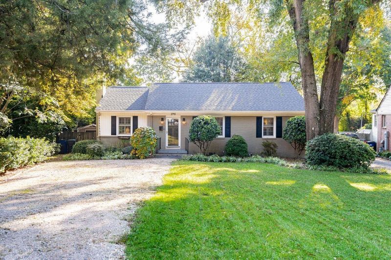 1940 Fairfield Dr, Raleigh, NC 27608