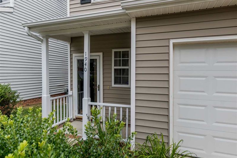 1940 Shadow Glen Dr, Raleigh, NC 27604