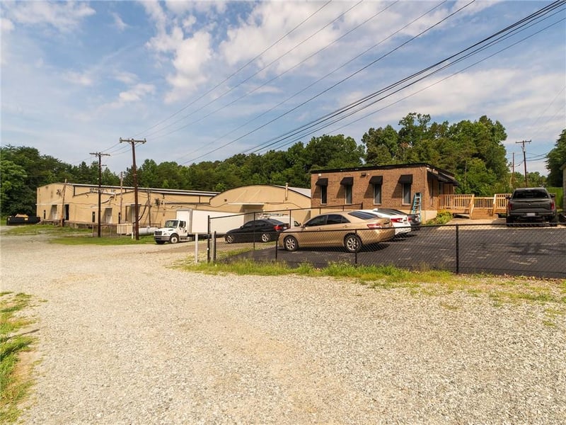 1941 Haw River Hopedale Rd, Burlington, NC 27217
