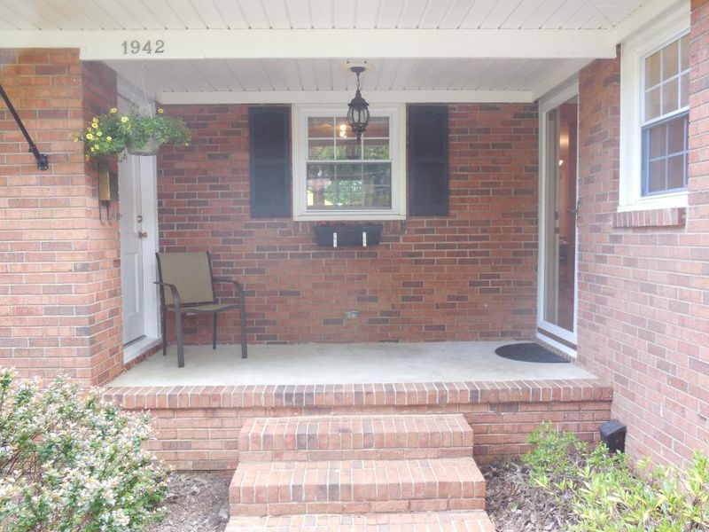 1942 W Front St, Burlington, NC 27215