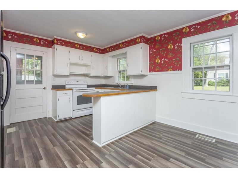 1944 Mckinney St, Burlington, NC 27217