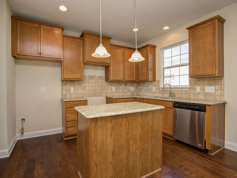 1944 Sinclair Tc, Burlington, NC 27215