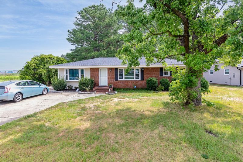 1946 W Market St, Smithfield, NC 27577