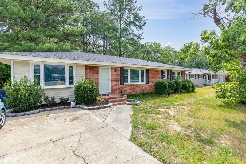1946 W Market St, Smithfield, NC 27577