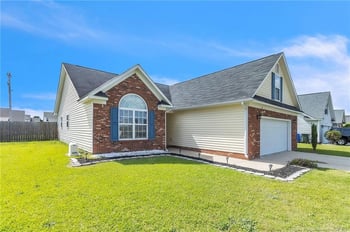1948 Yellowbrick Rd, Fayetteville, NC 28314